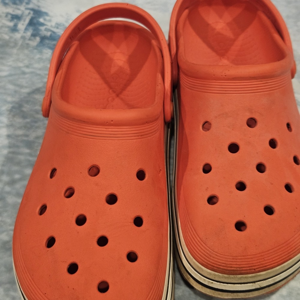 Crocs Crocband Red Clogs Men's 10 Women's 12 Slip On Shoes Fair Condition - Picture 6 of 9